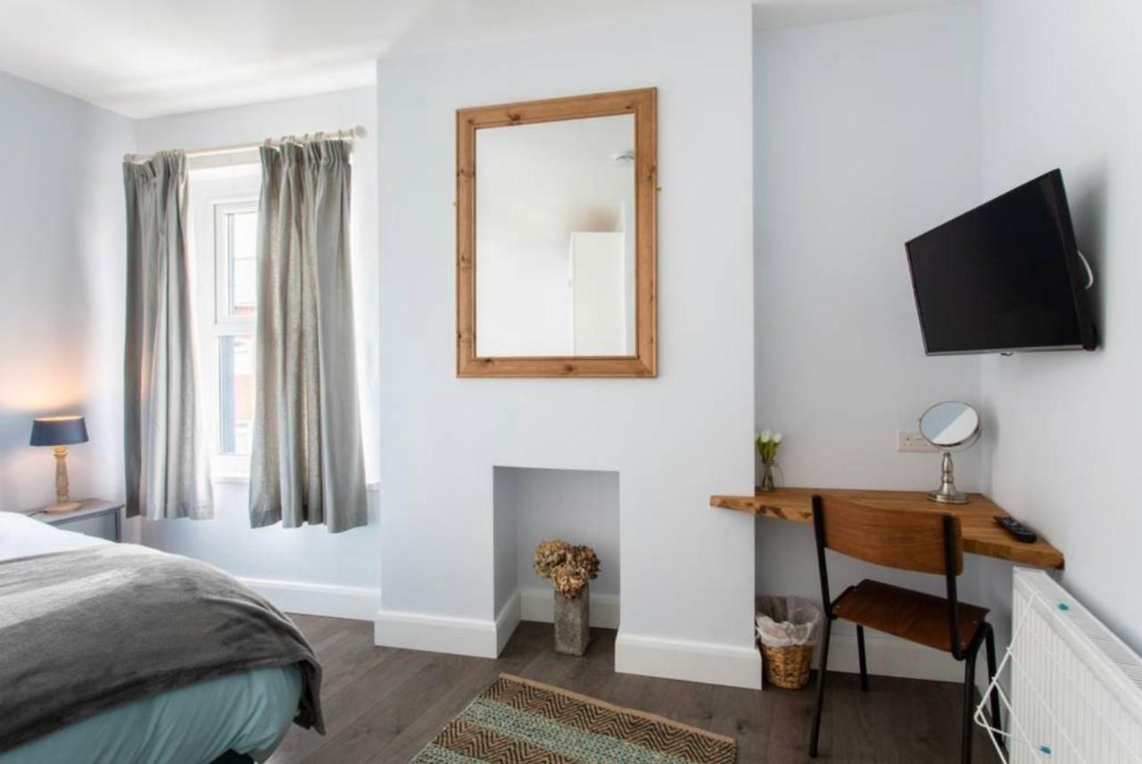 Beautiful Two Bed Mumbles Flat - With Parking Space 외부 사진