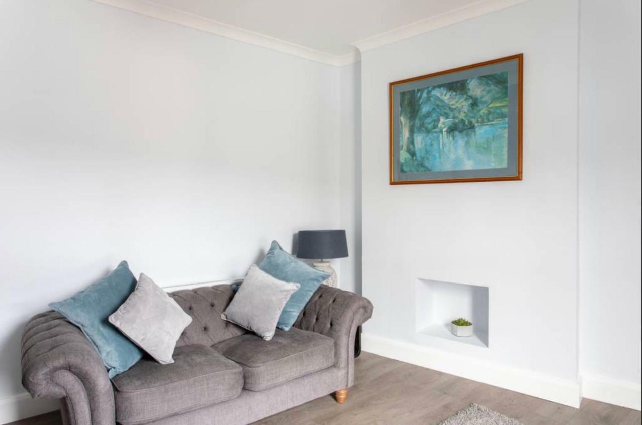 Beautiful Two Bed Mumbles Flat - With Parking Space 외부 사진