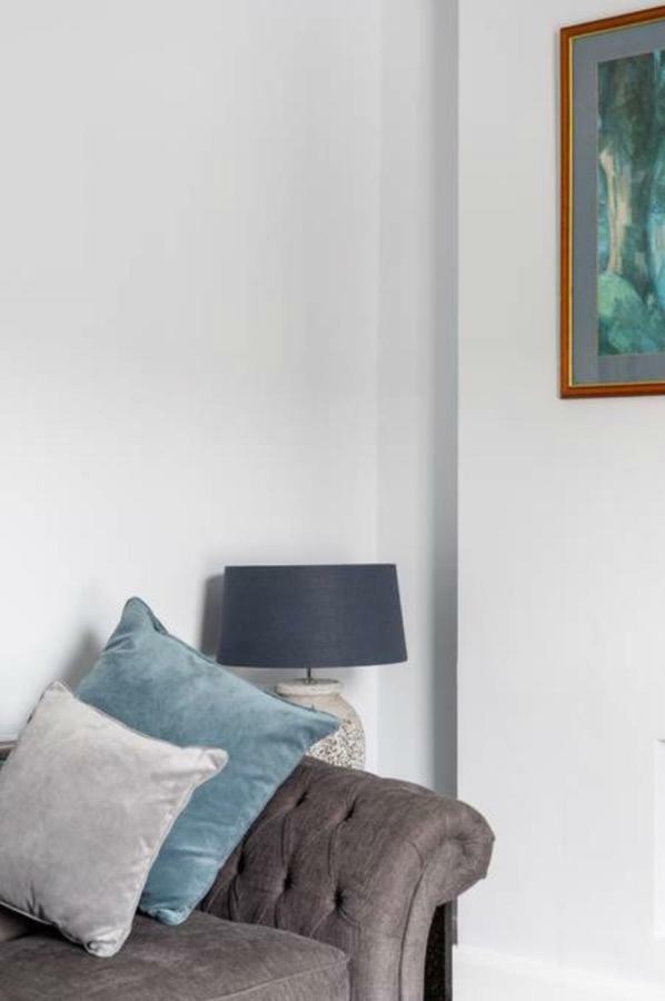 Beautiful Two Bed Mumbles Flat - With Parking Space 외부 사진