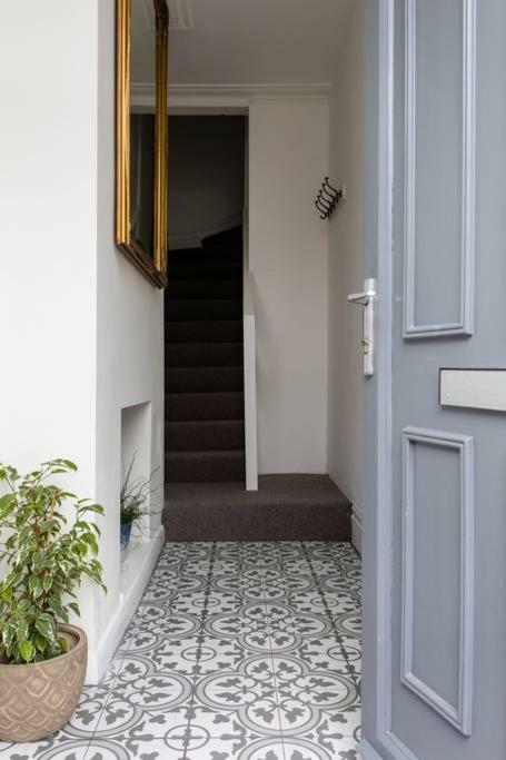 Beautiful Two Bed Mumbles Flat - With Parking Space 외부 사진