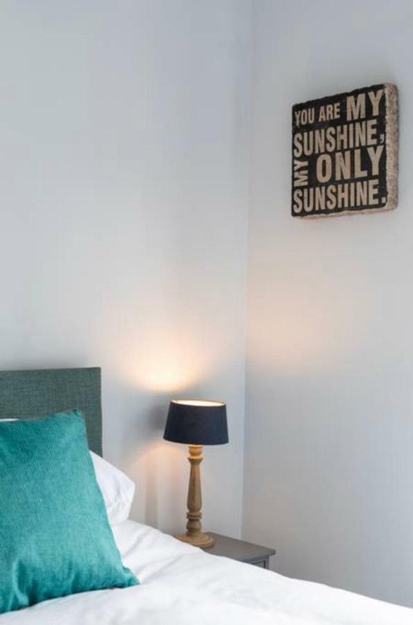 Beautiful Two Bed Mumbles Flat - With Parking Space 외부 사진