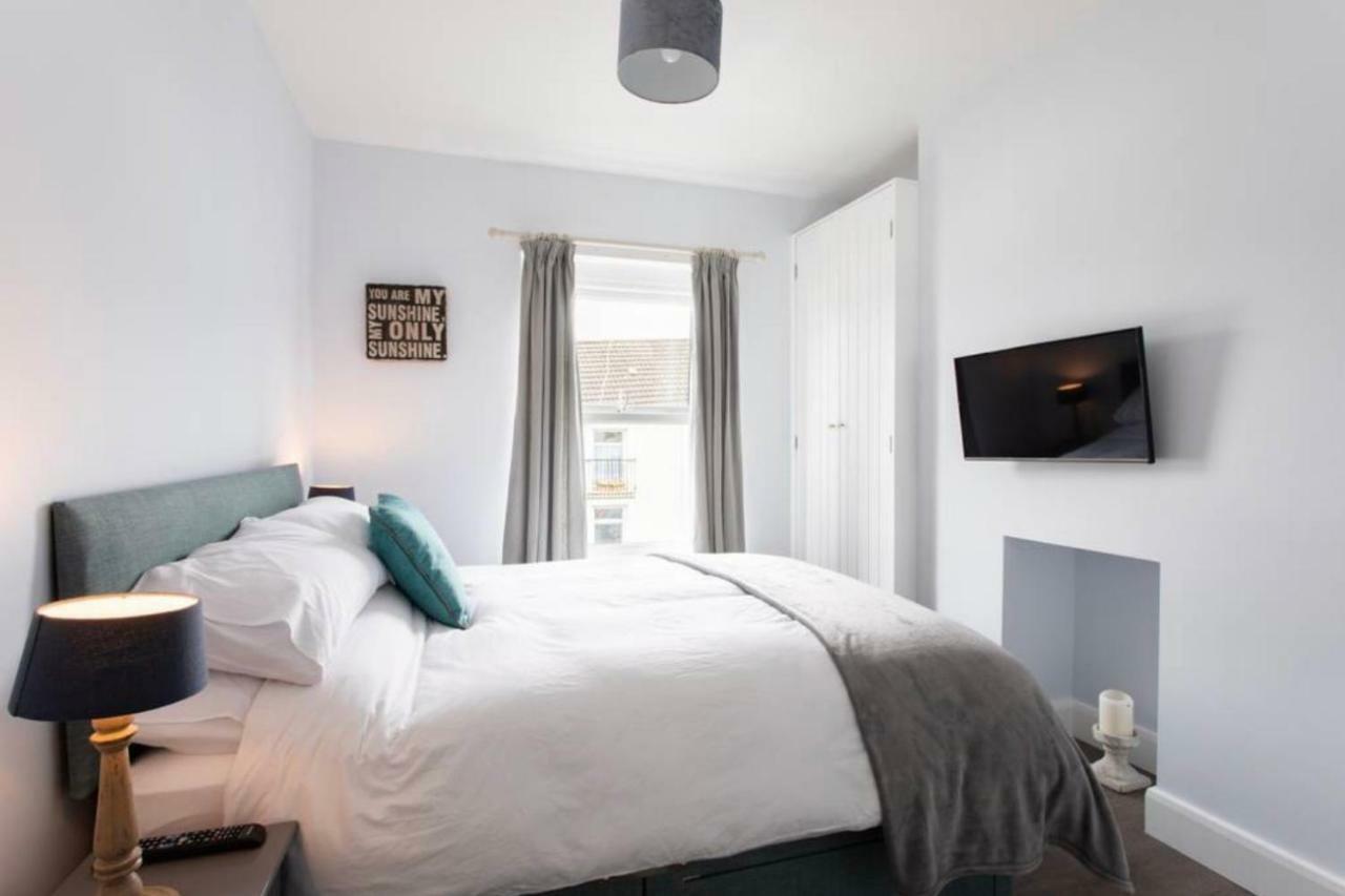Beautiful Two Bed Mumbles Flat - With Parking Space 외부 사진