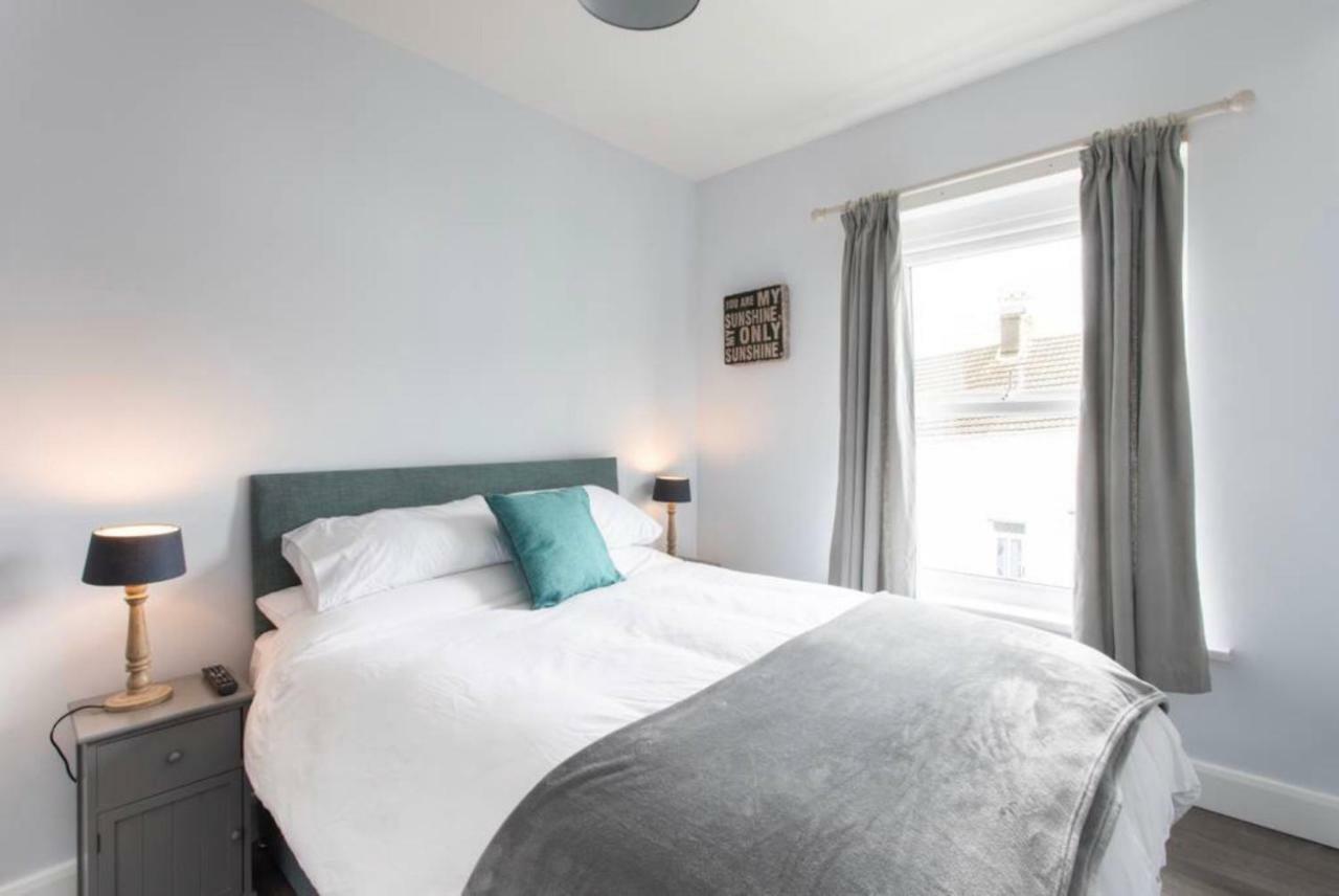 Beautiful Two Bed Mumbles Flat - With Parking Space 외부 사진
