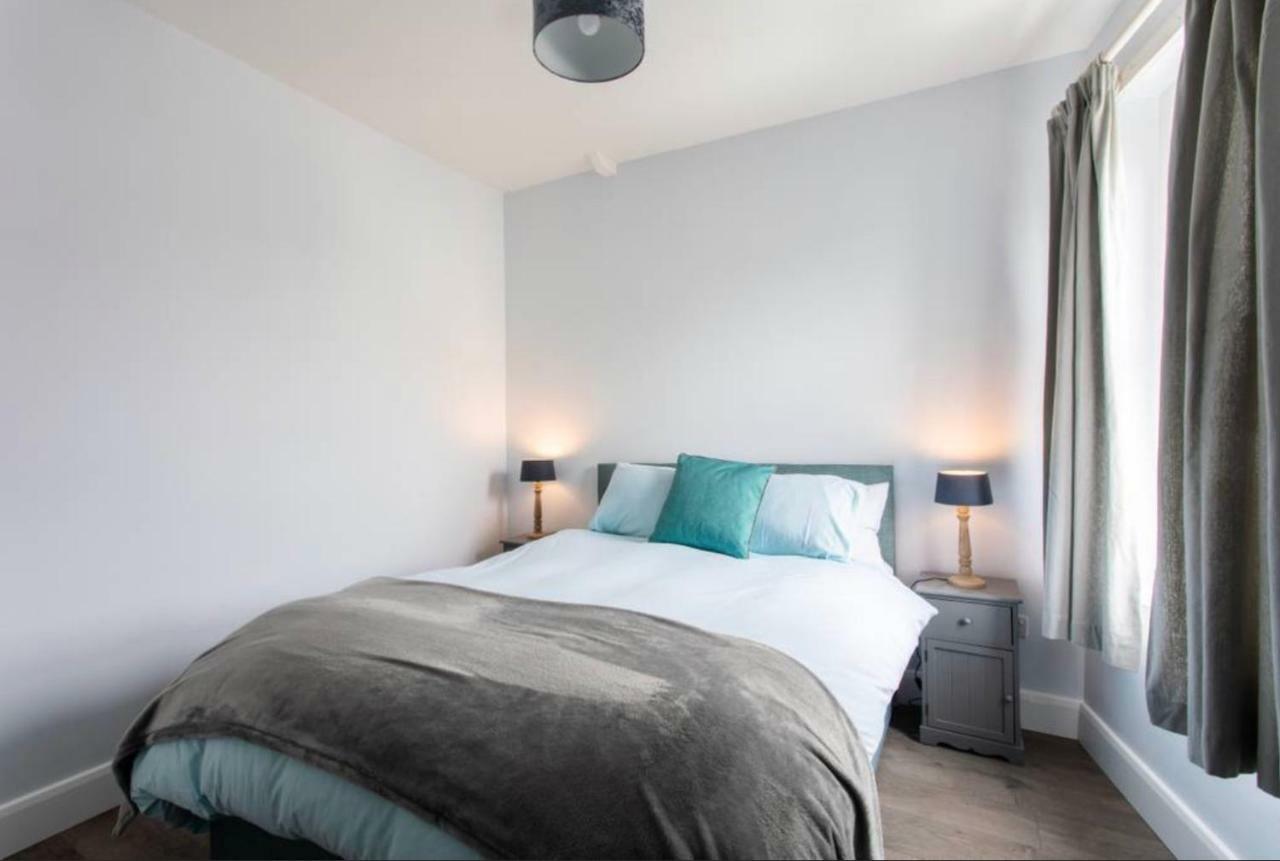 Beautiful Two Bed Mumbles Flat - With Parking Space 외부 사진